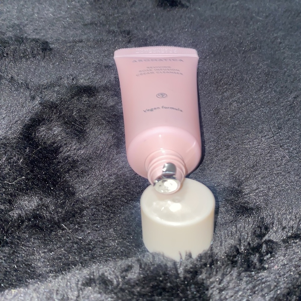 🪿5 piece brand new skincare set! - Picture 4 of 6